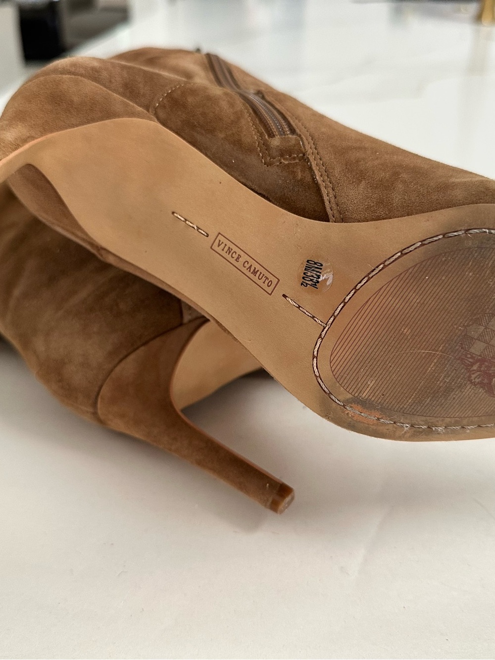 Vince Camuto Tan Suede Armada Slouchy Pointed Toe Heeled Boot Sz 8 - Picture 10 of 10